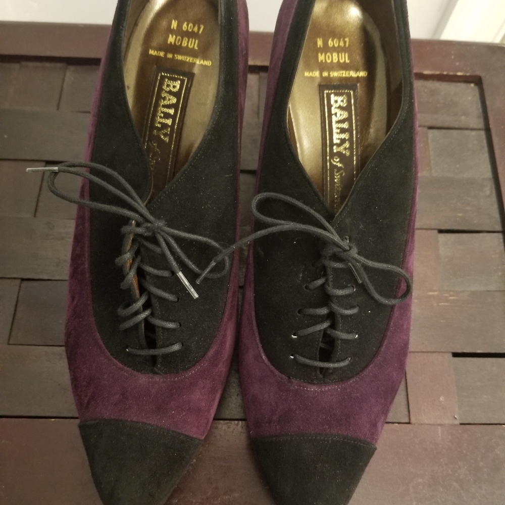 Balley lace pumps